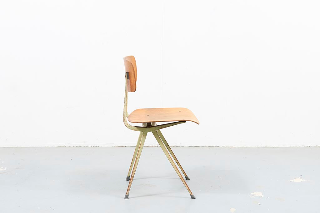 Chaise Friso Kramer Result 1ère édition chêne et jaune Cartel de Belleville