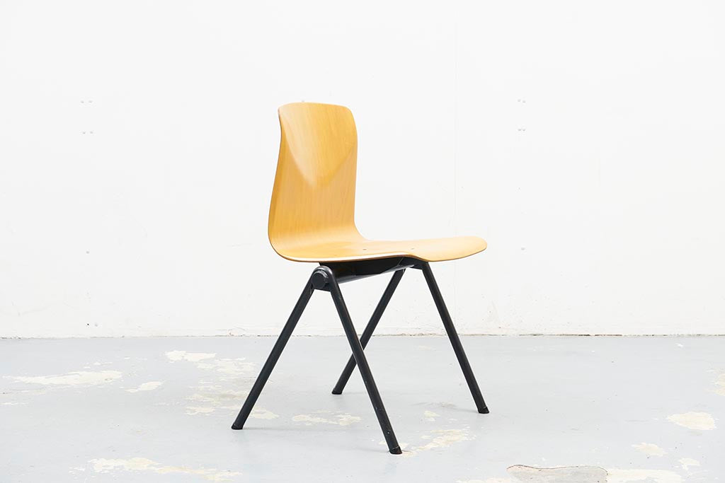 Chaise vintage Galvanitas S30 colorée et gris anthracite