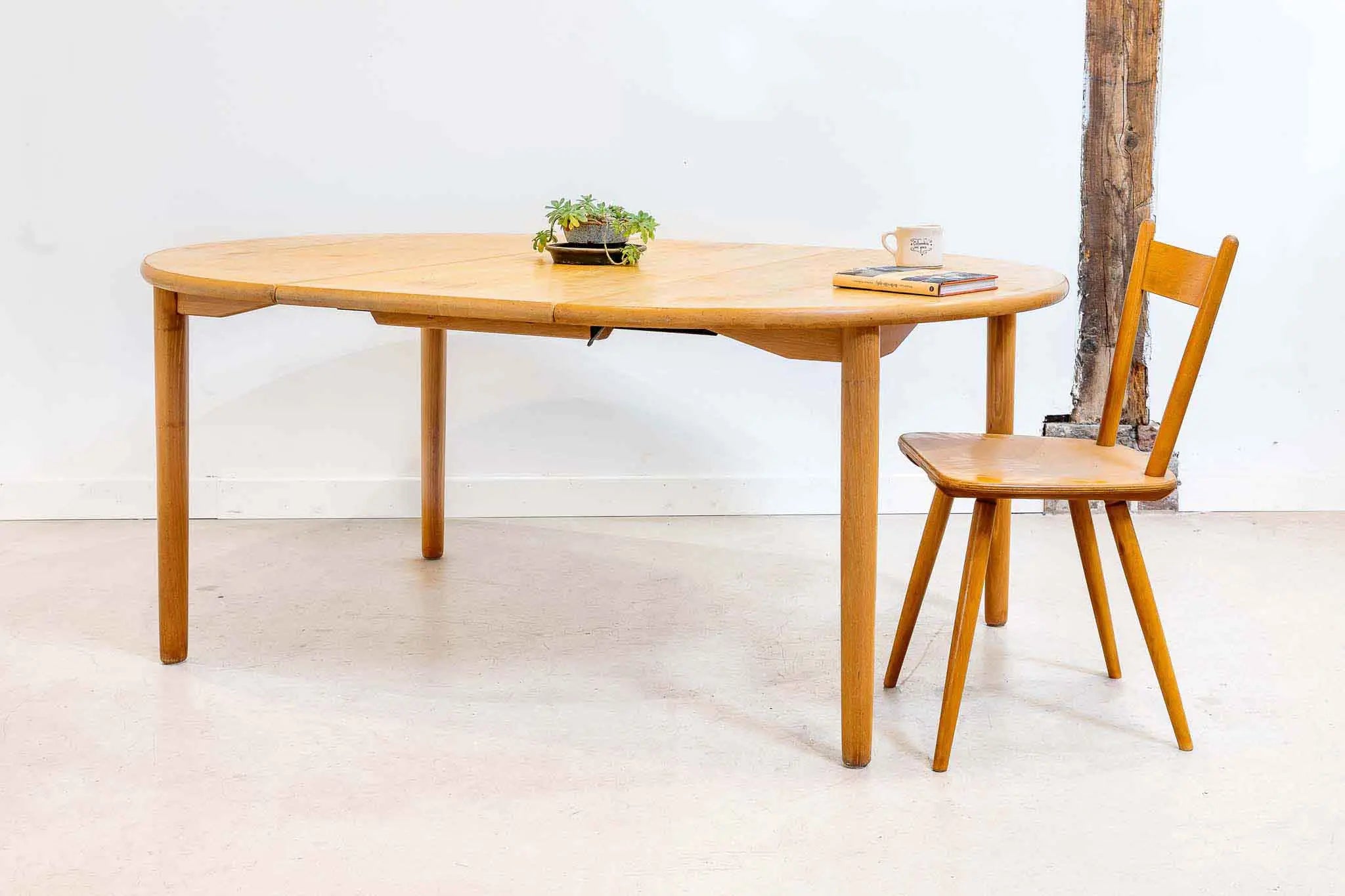 Table ronde extensible en bois massif Cartel de Belleville