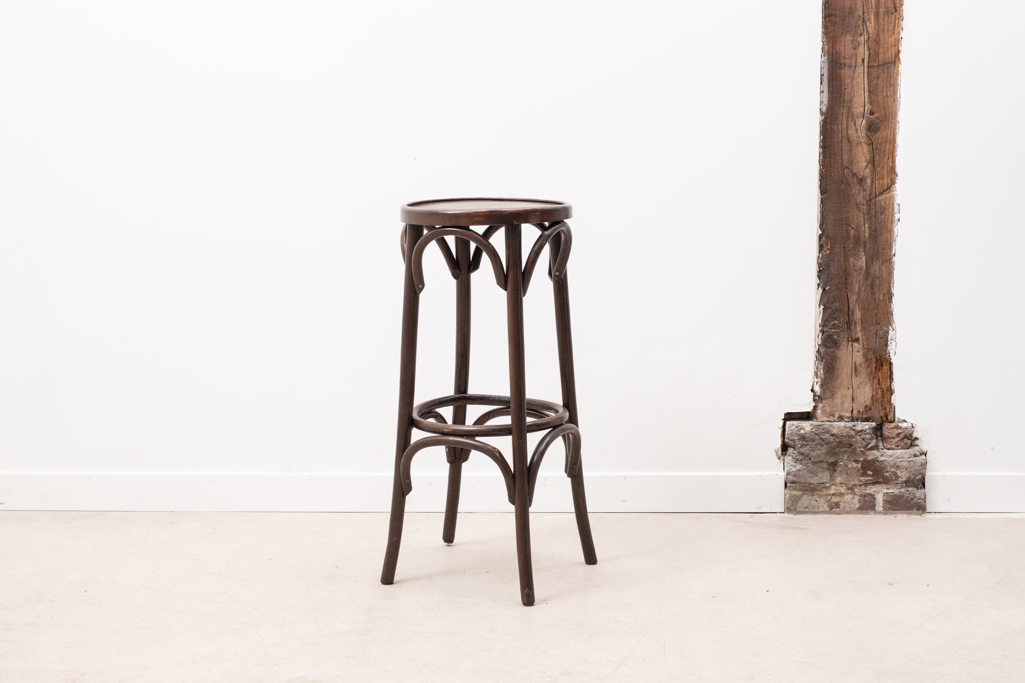 Tabouret haut style Thonet ébène