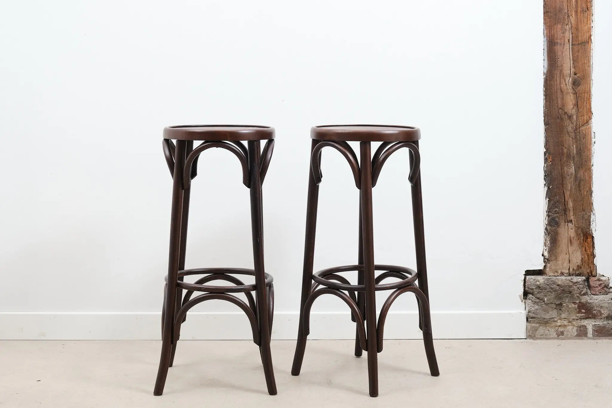 Tabouret de bar style Thonet Cartel de Belleville