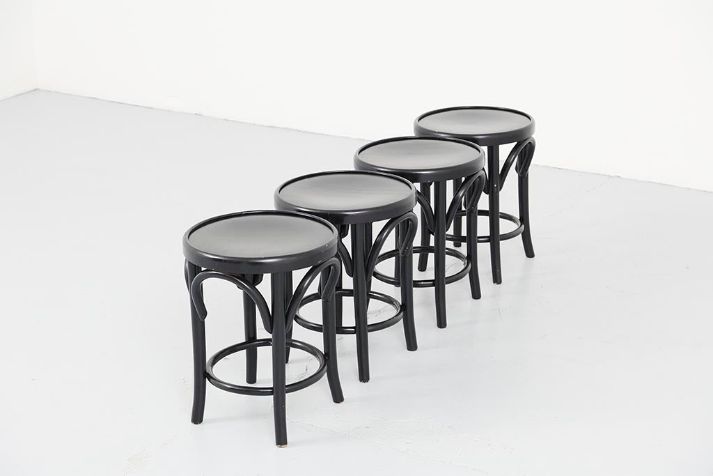 Tabouret bas style Thonet noir neuf