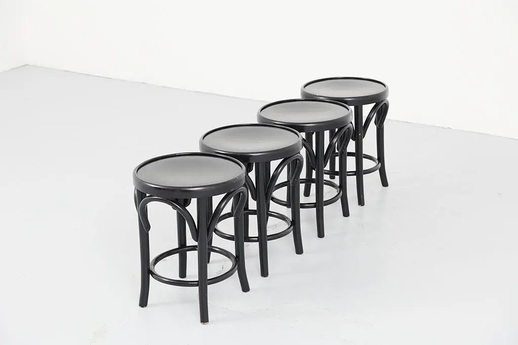 Tabouret bas style Thonet noir neuf Cartel de Belleville