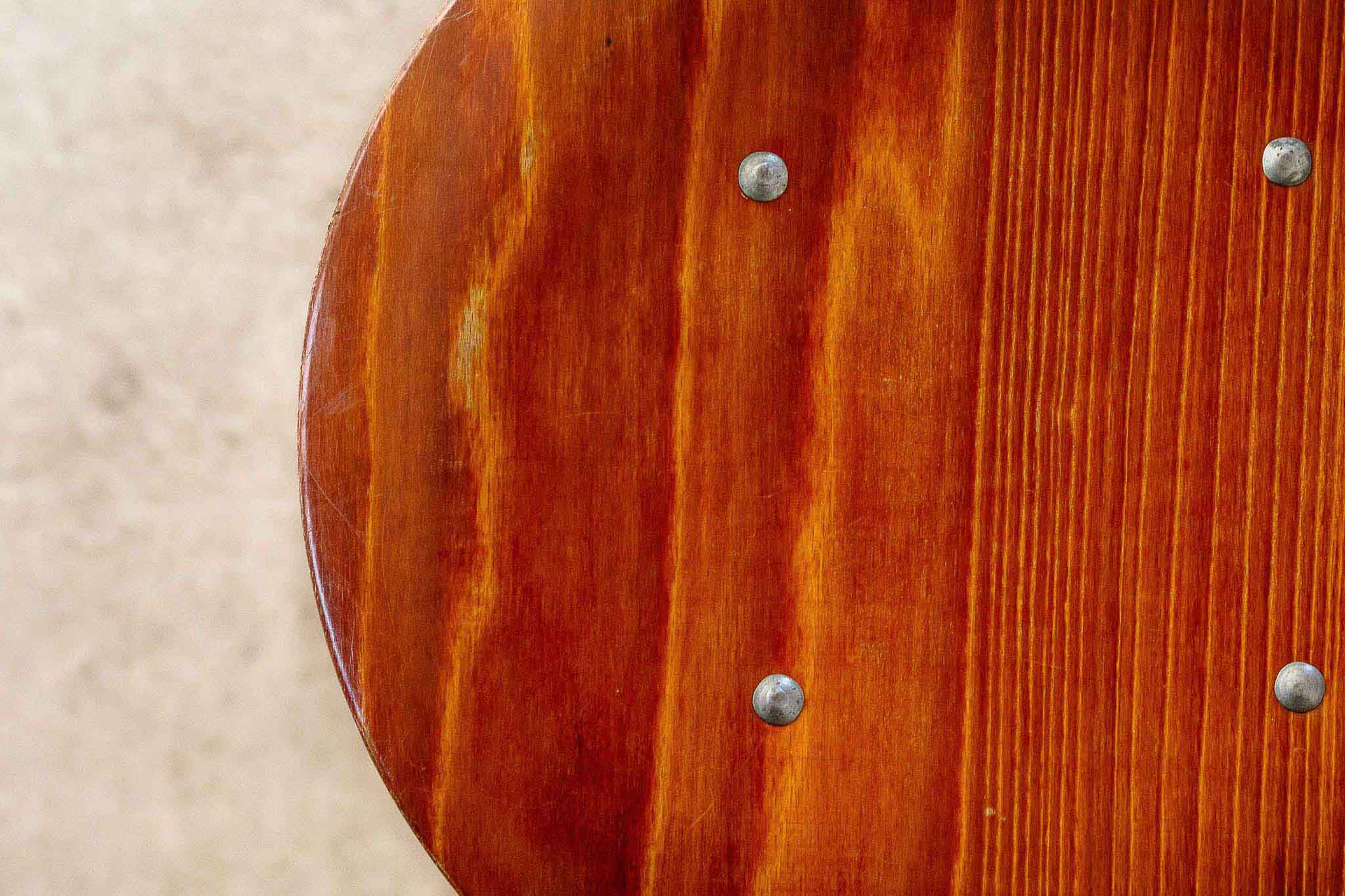 Tabouret bas piètement étoile Cartel de Belleville