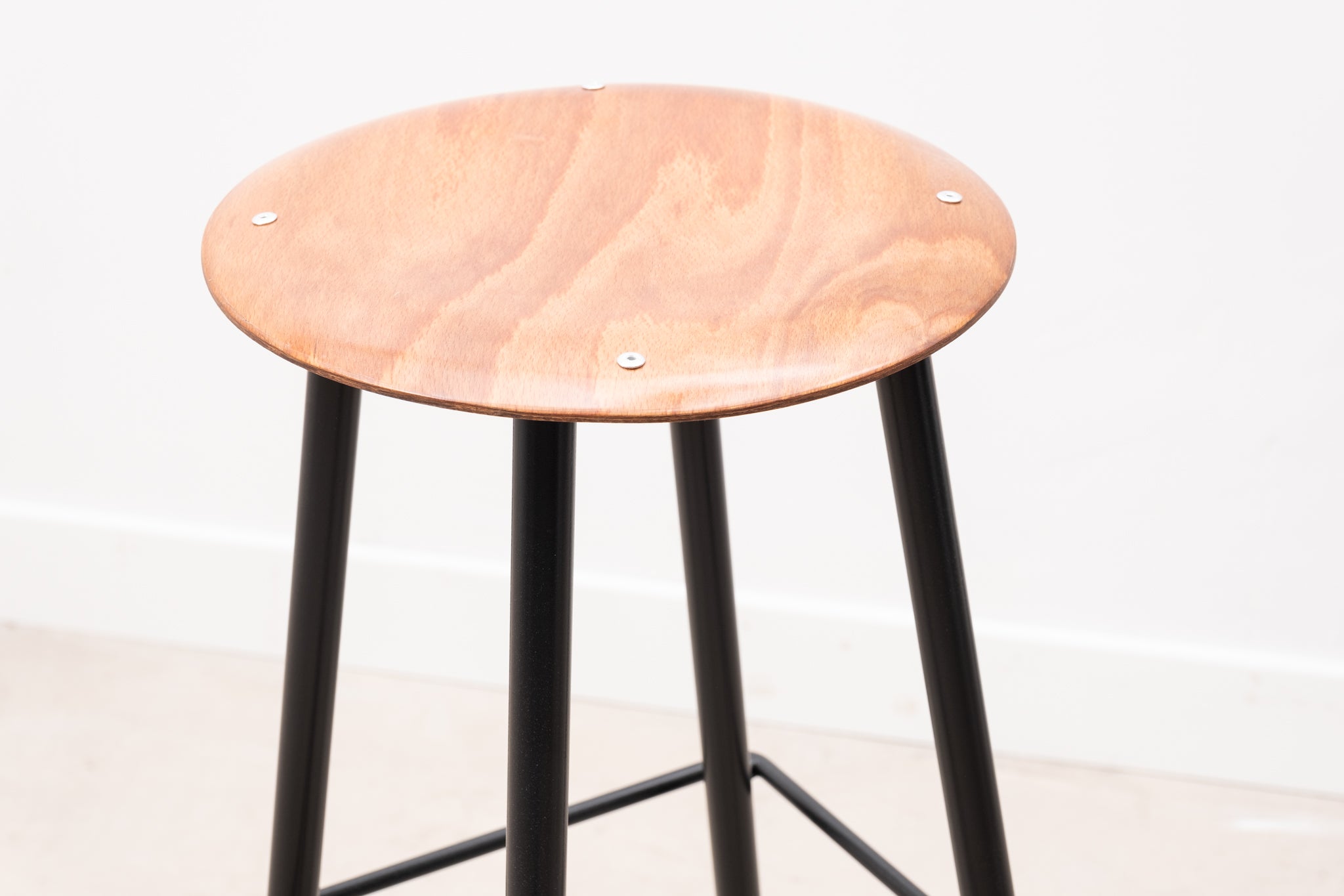 Tabouret de bar à pieds fins en métal