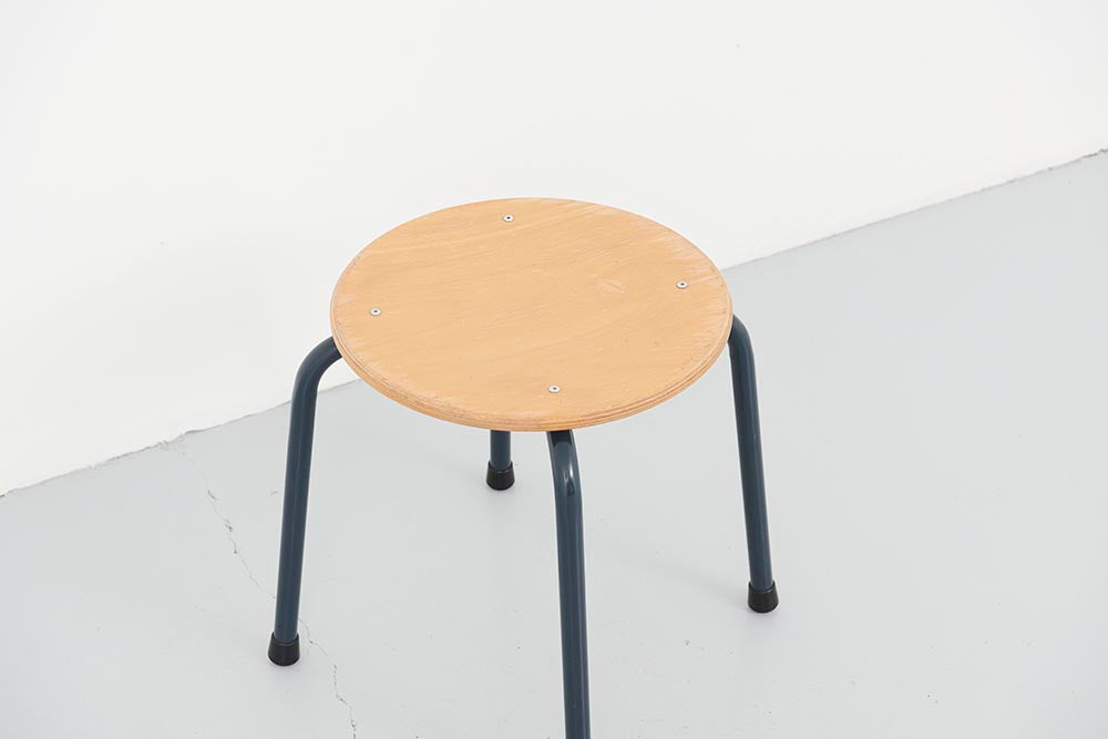 Tabouret hêtre / bleu pétrole Cartel de Belleville