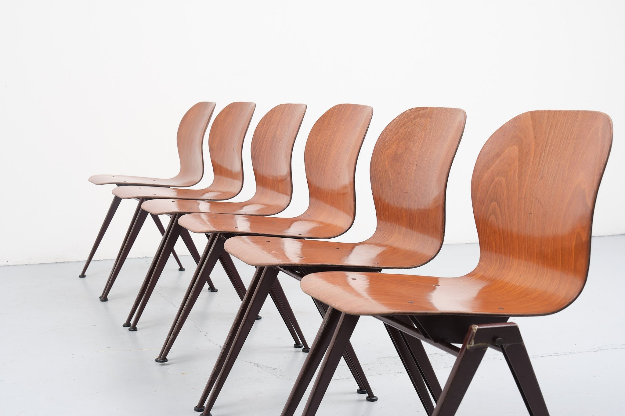 Chaises vintage Bean Presikhaaf chêne et marron Cartel de Belleville