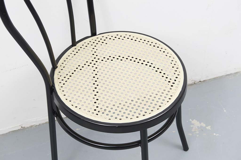 Chaises bistrot vintage cannée et noir