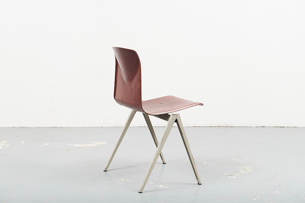 Chaise vintage Galvanitas S22 acajou et beige Cartel de Belleville