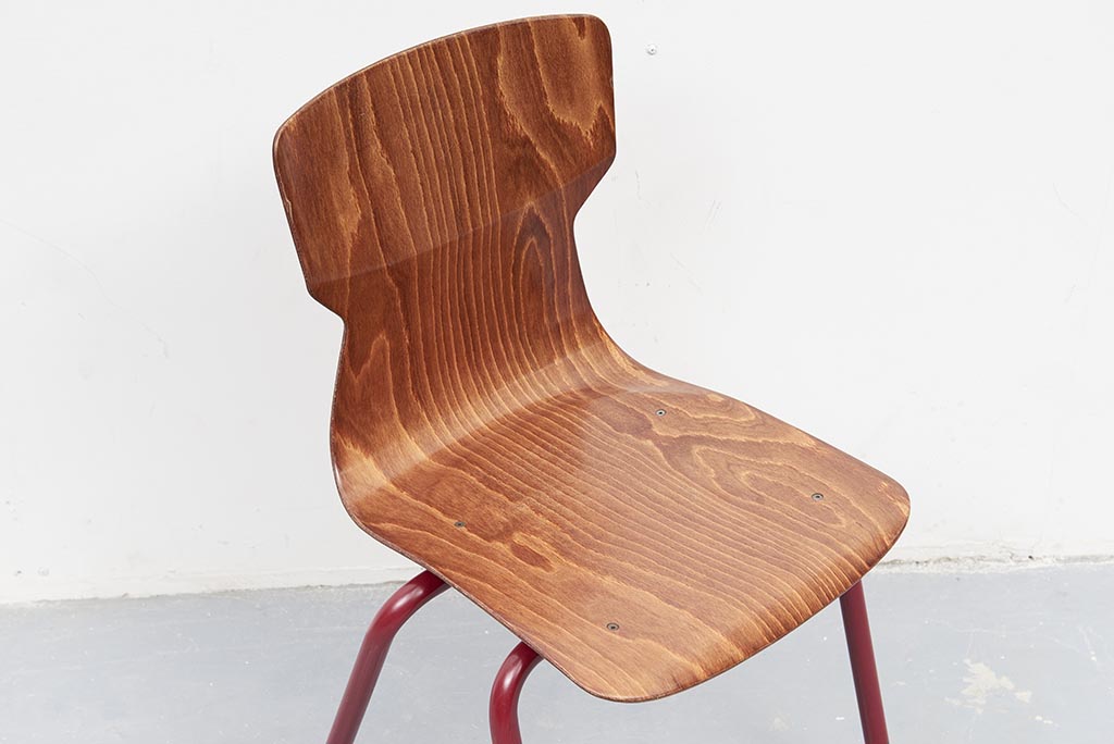 Chaise Eromes chêne et carmin Cartel de Belleville