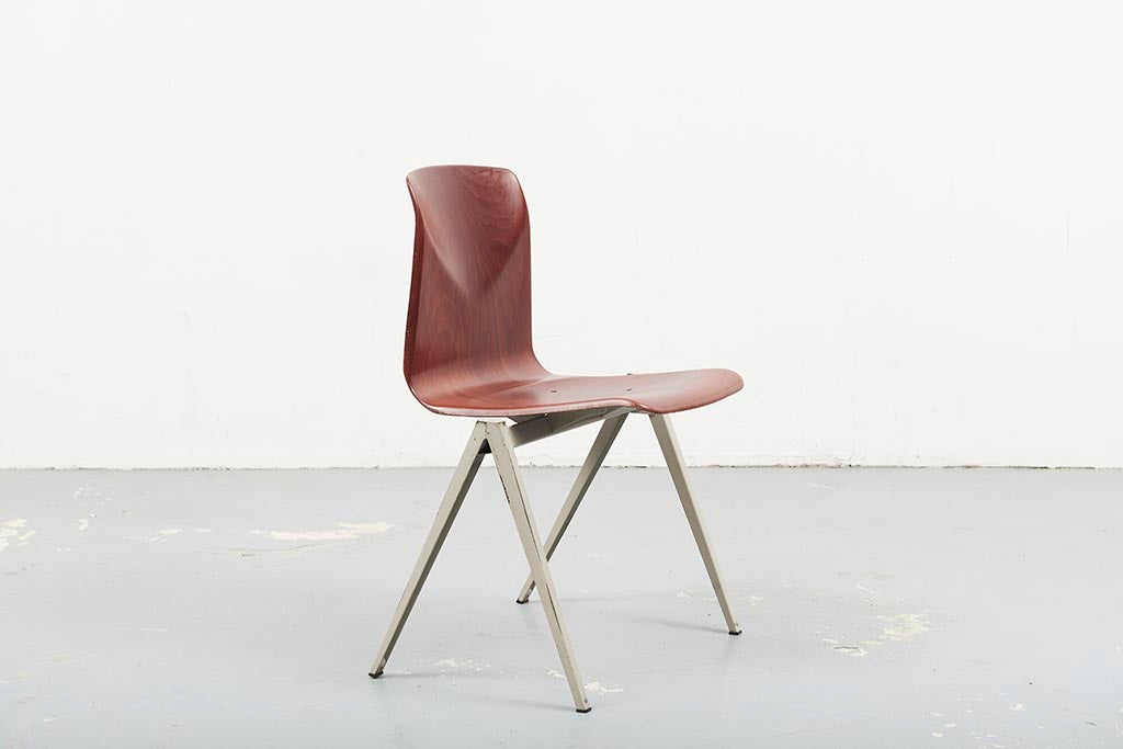 Chaise vintage Galvanitas S22 acajou et beige Cartel de Belleville