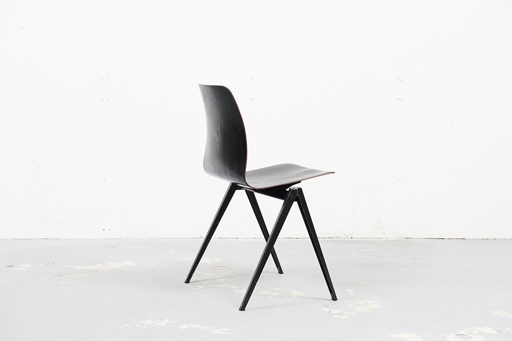 Chaise vintage Galvanitas S22 ébène et noir coque "organique"