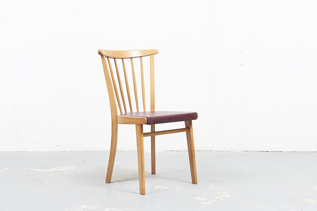 Chaise bistrot vintage rouge bordeaux Cartel de Belleville