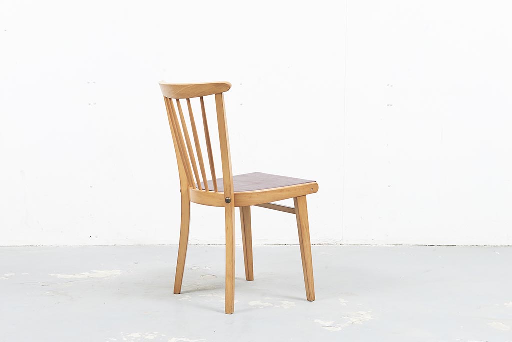 Chaise bistrot vintage rouge bordeaux Cartel de Belleville