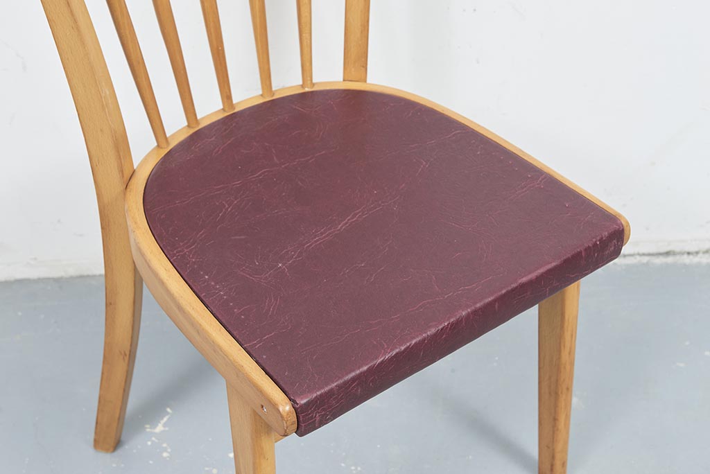 Chaise bistrot vintage rouge bordeaux Cartel de Belleville