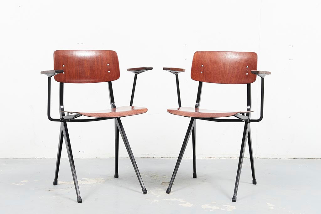 Chaise Marko 202 "Spinstoel" accoudoirs Cartel de Belleville