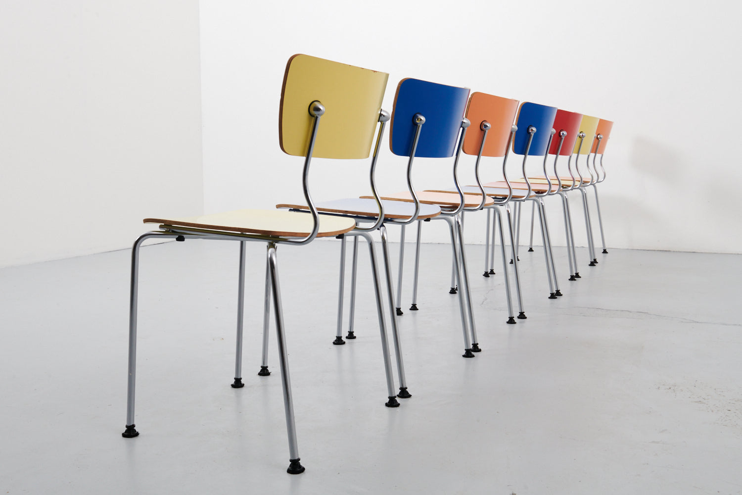 Chaise vintage Arena 022