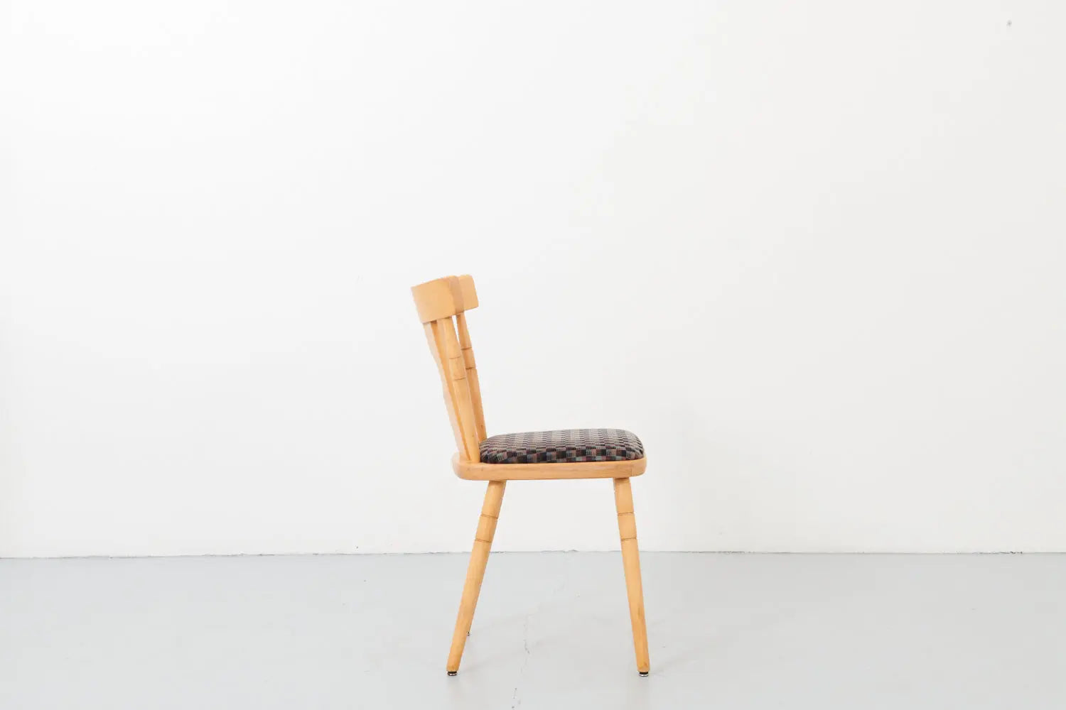 Chaise bistrot scandinave hêtre et multicolore Cartel de Belleville