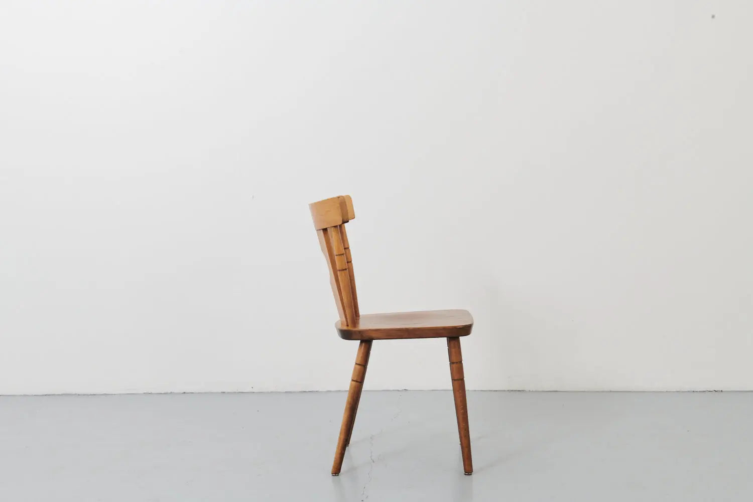 Chaise bistrot scandinave chêne Cartel de Belleville