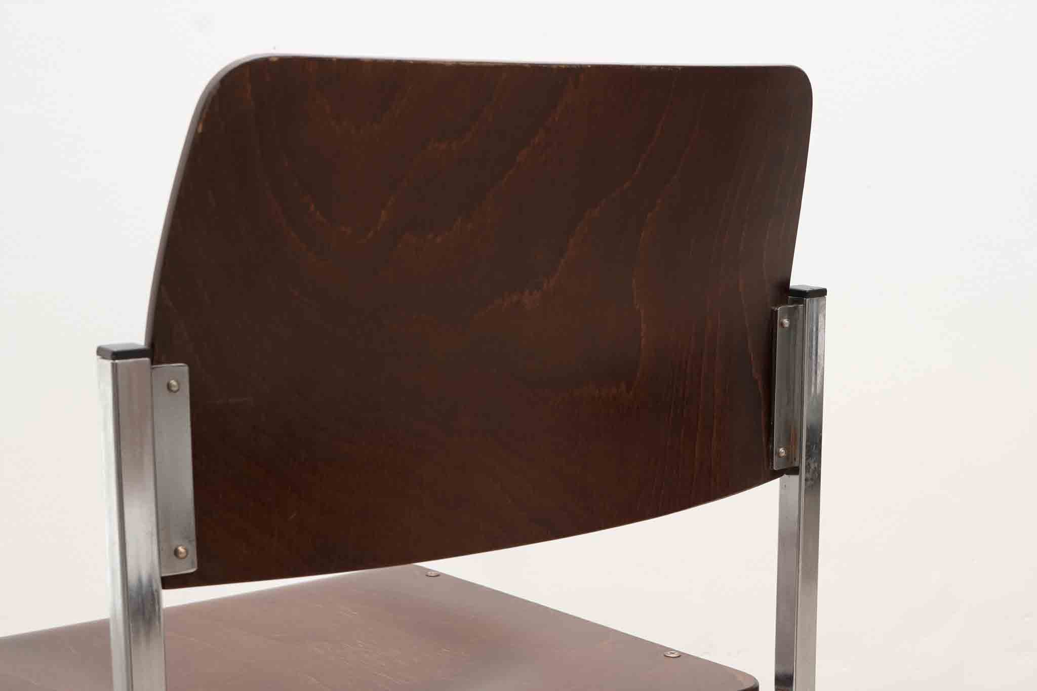 Chaise empilable style Gijs ébène et chrome