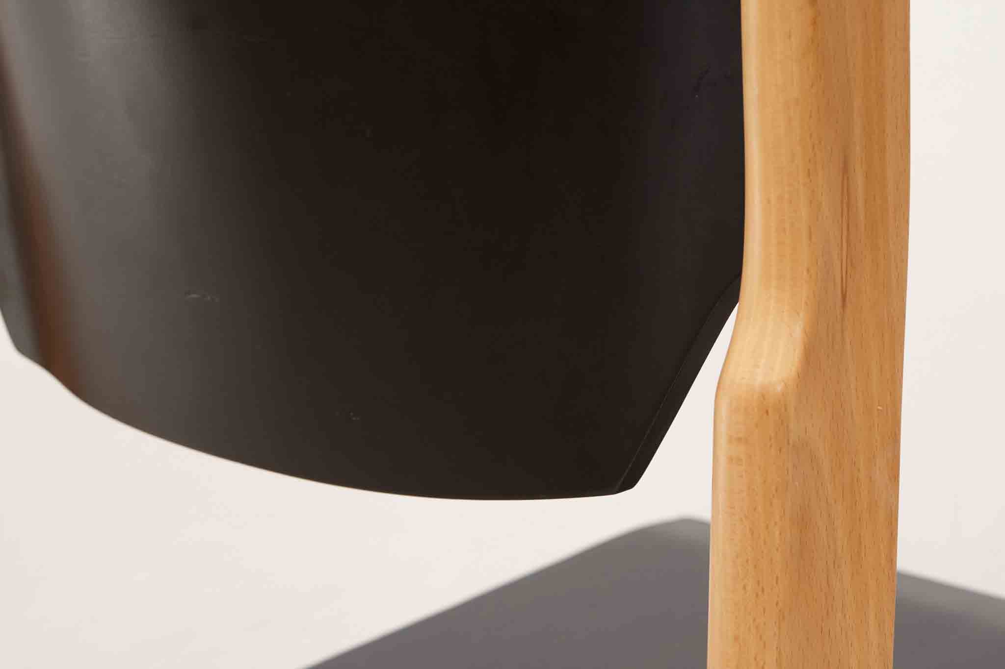 Chaise scandinave noir / hêtre