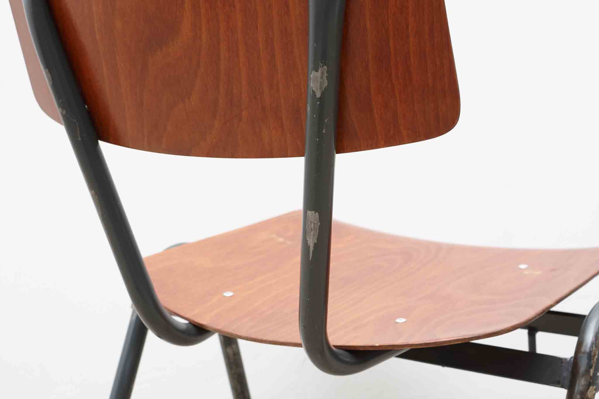 Chaise Eromes chêne et gris-vert avec accroches