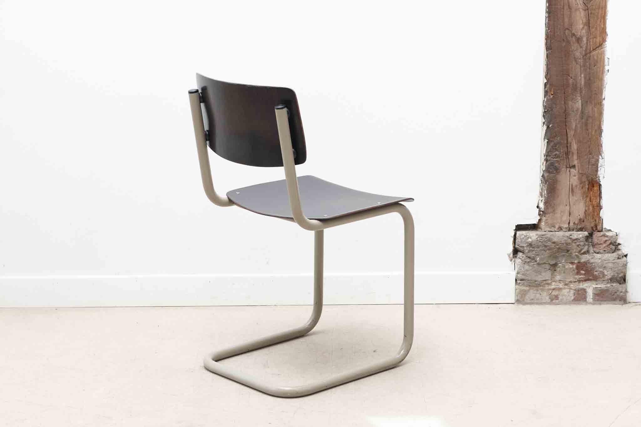 Chaise Pagholz en S