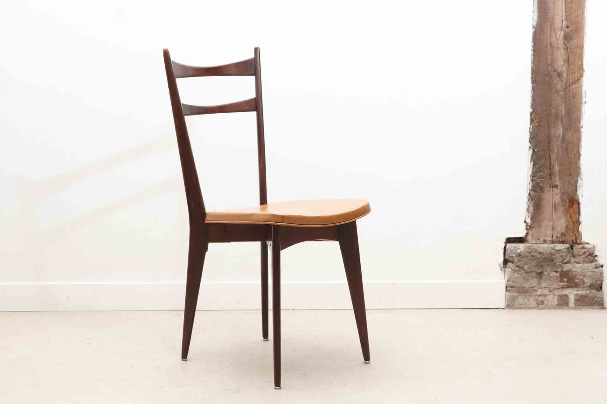 Chaise bistrot en skaï fauve et chêne foncé