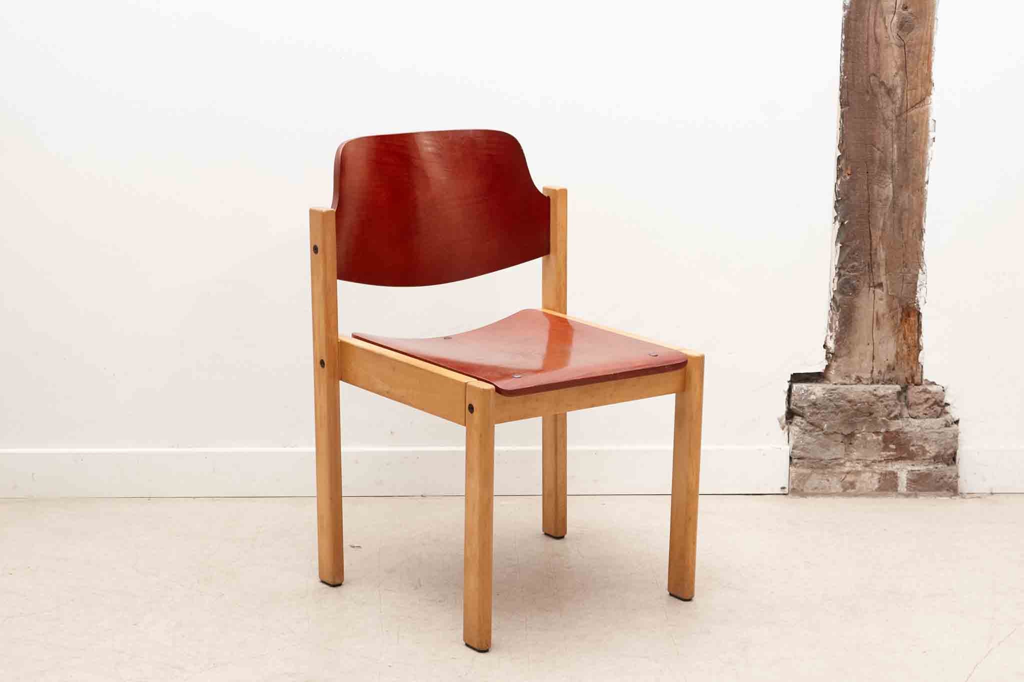Chaise scandinave rouge et hêtre