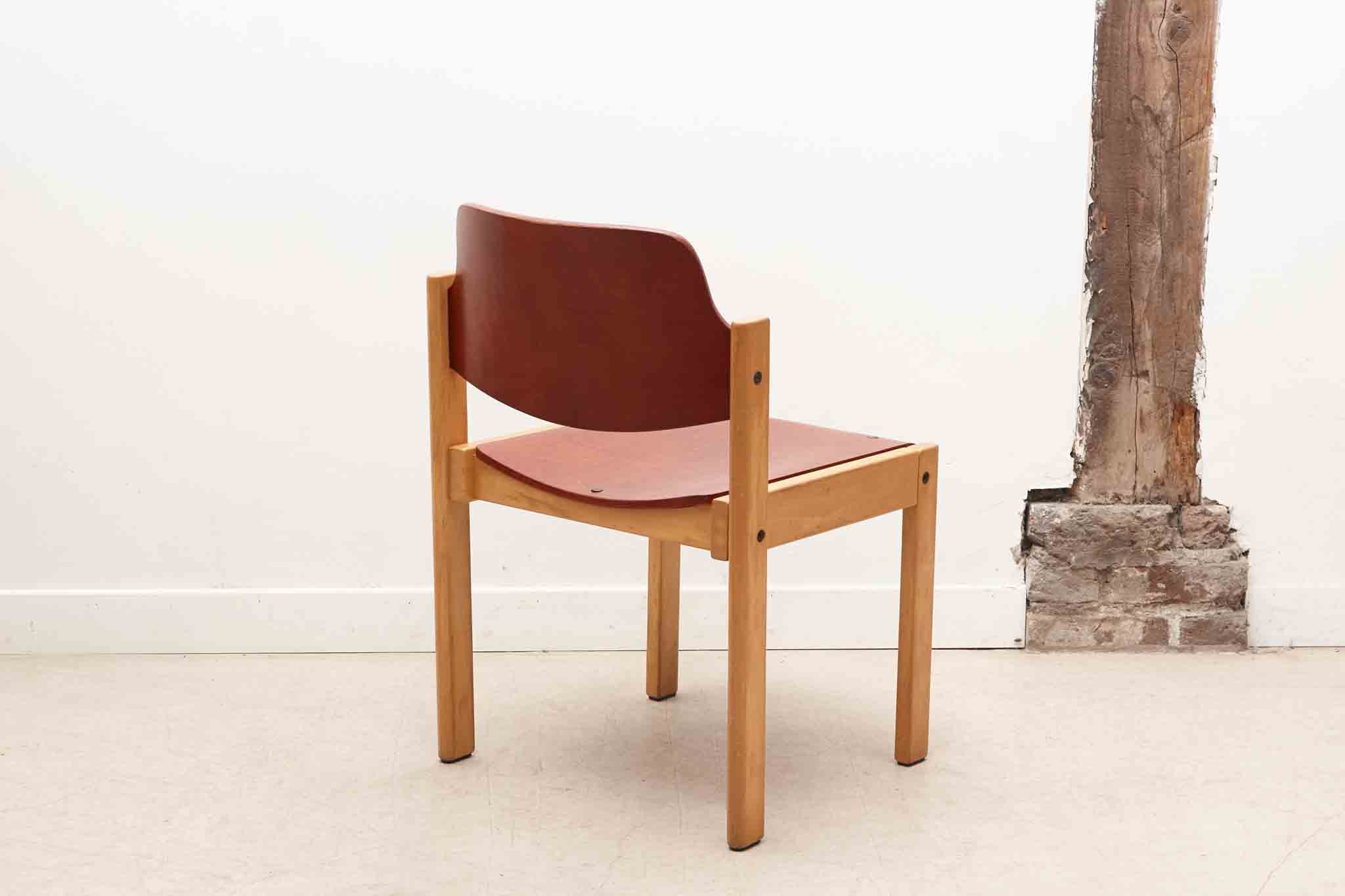 Chaise scandinave rouge et hêtre