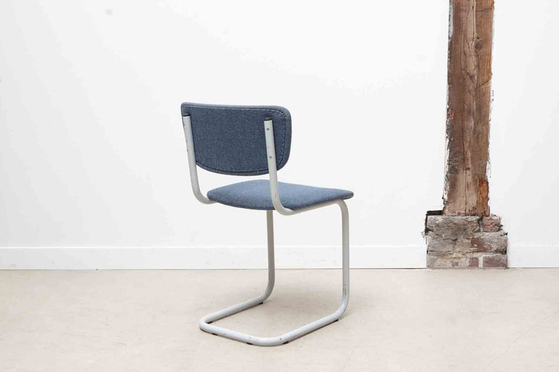 Pagholz S-shaped chair