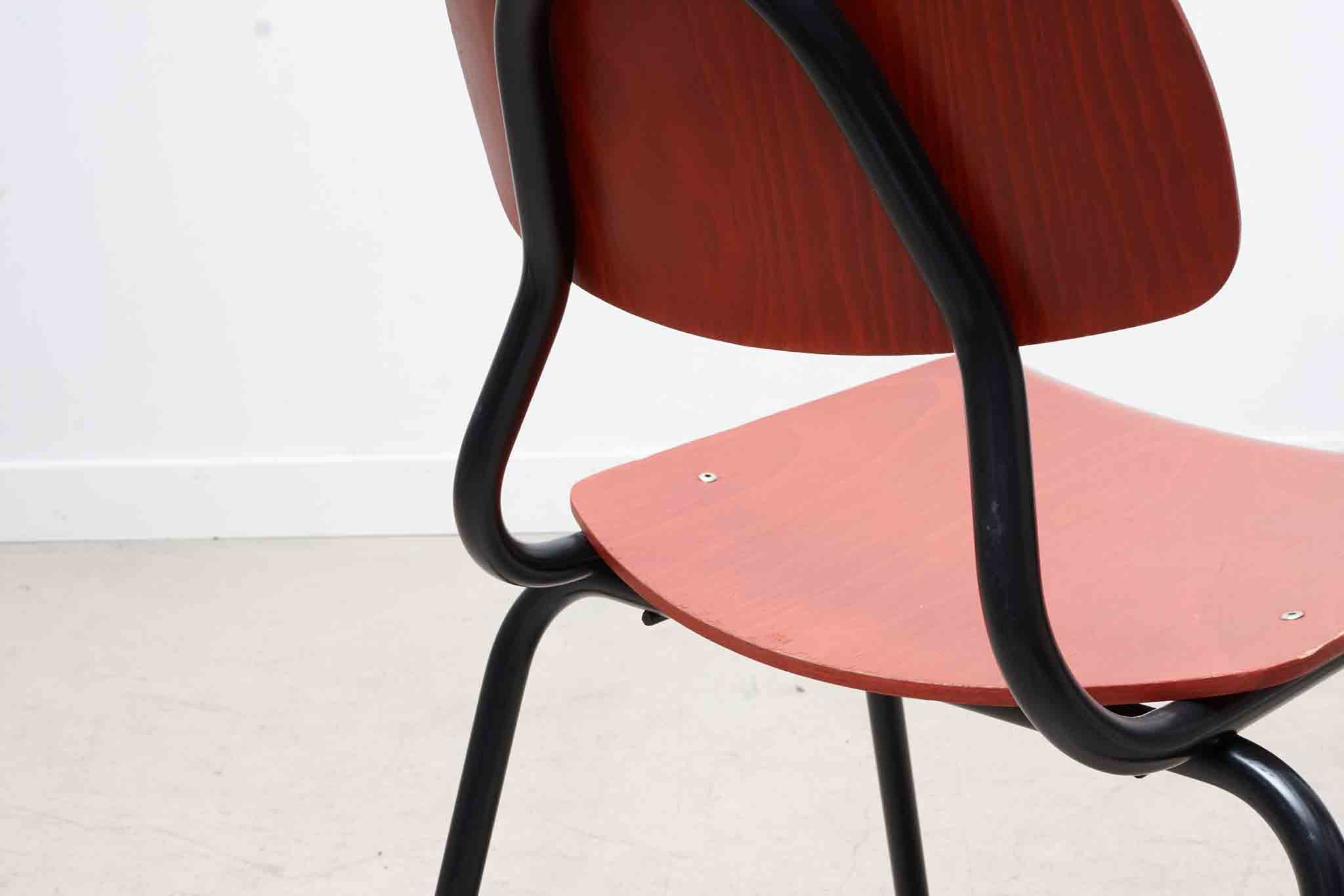 Arena 022 formica chair