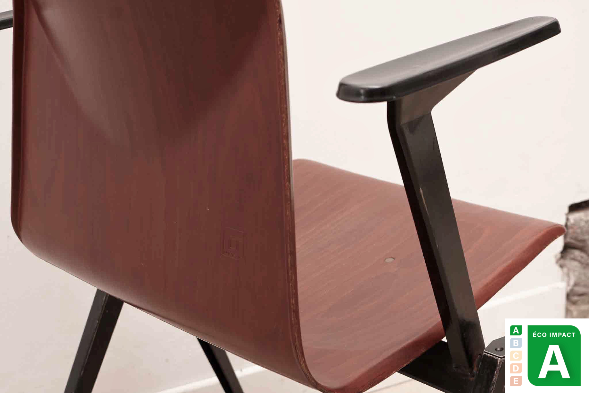 Chaise Galvanitas S22 accoudoirs acajou et noir