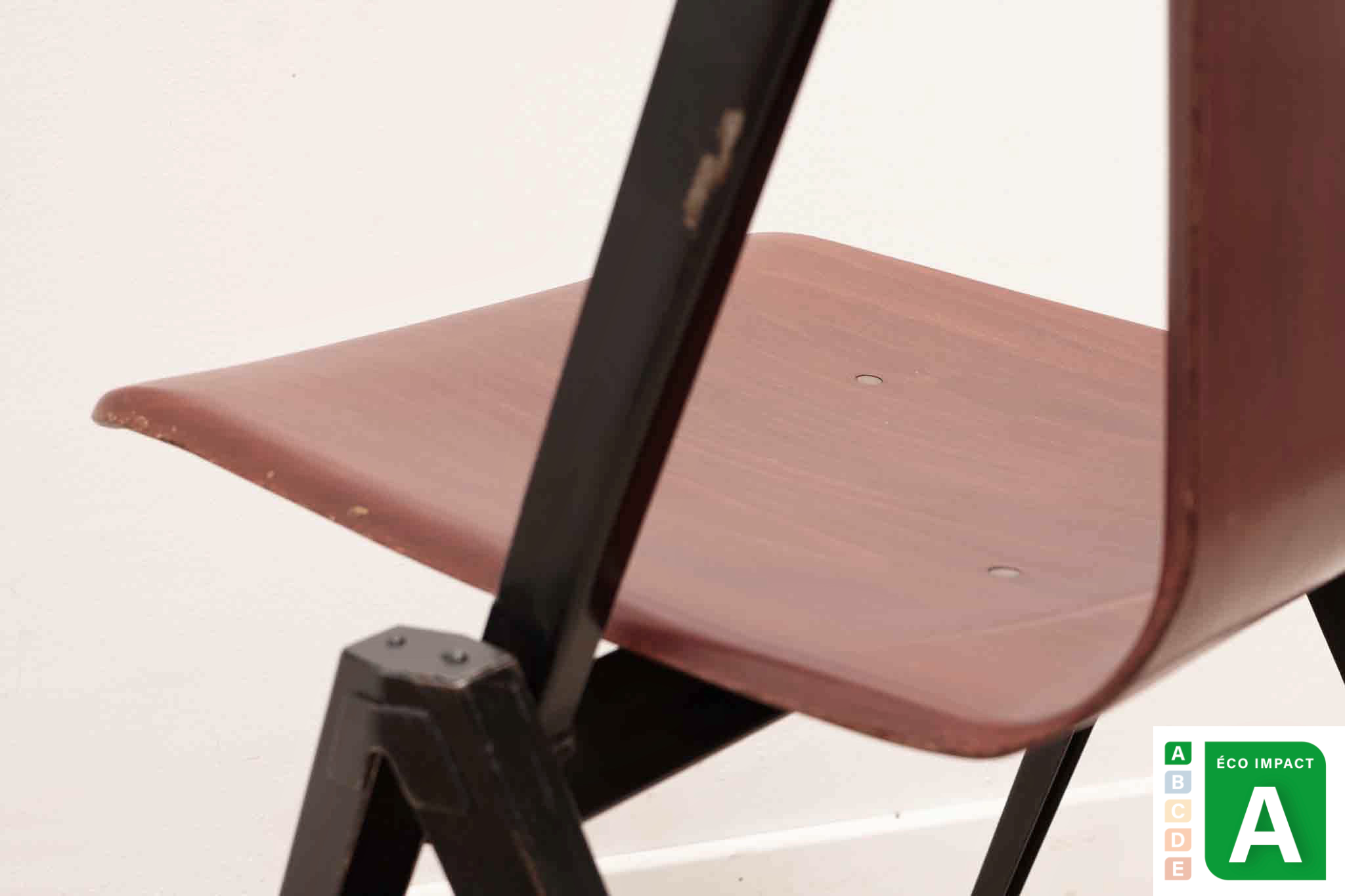 Chaise Galvanitas S22 accoudoirs acajou et noir