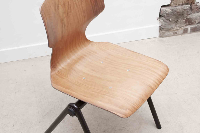 Chaise empilable vintage Galvanitas S30 hêtre cintrée marron