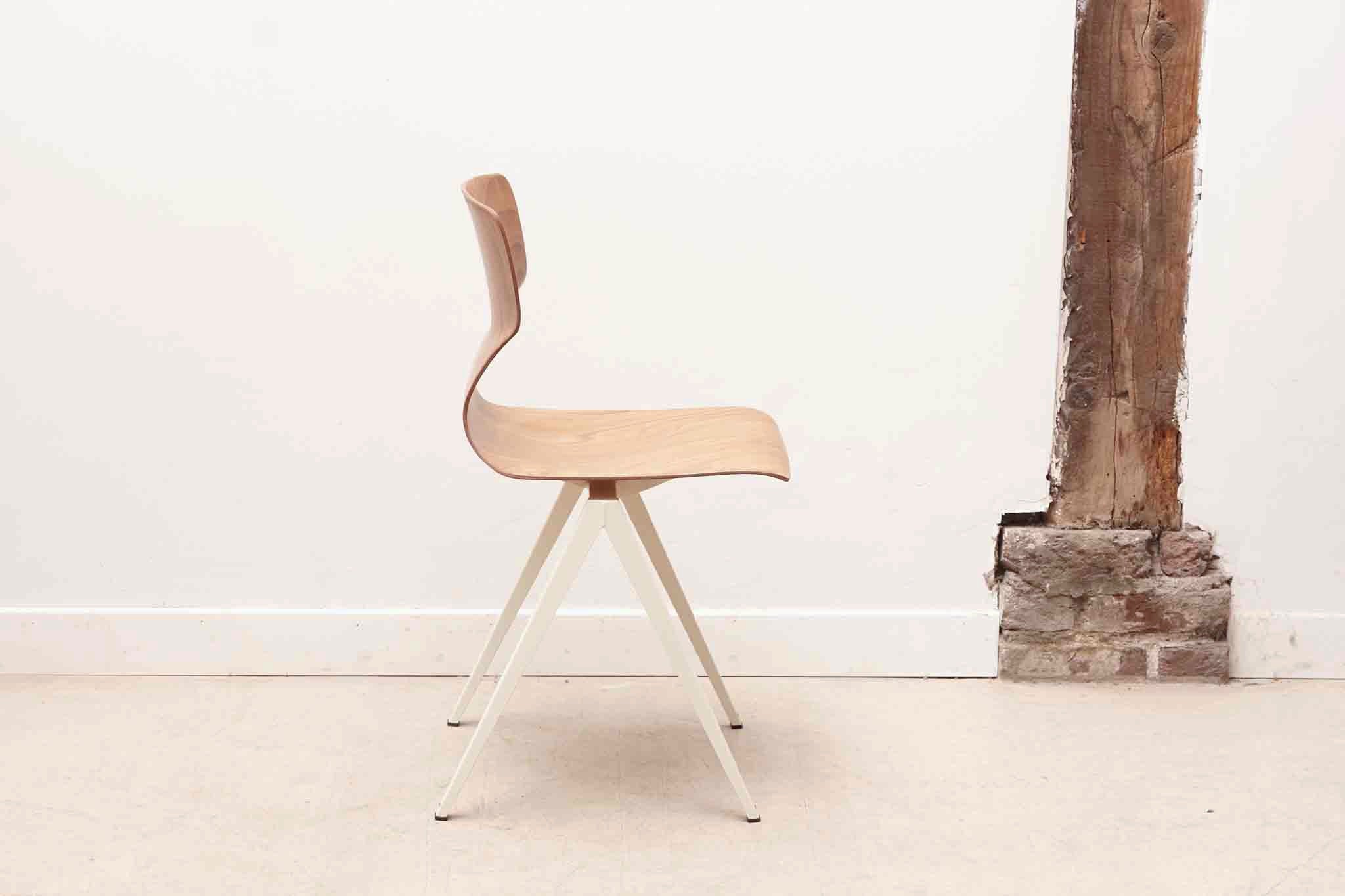 Galvanitas s19 reissue chair Off-white