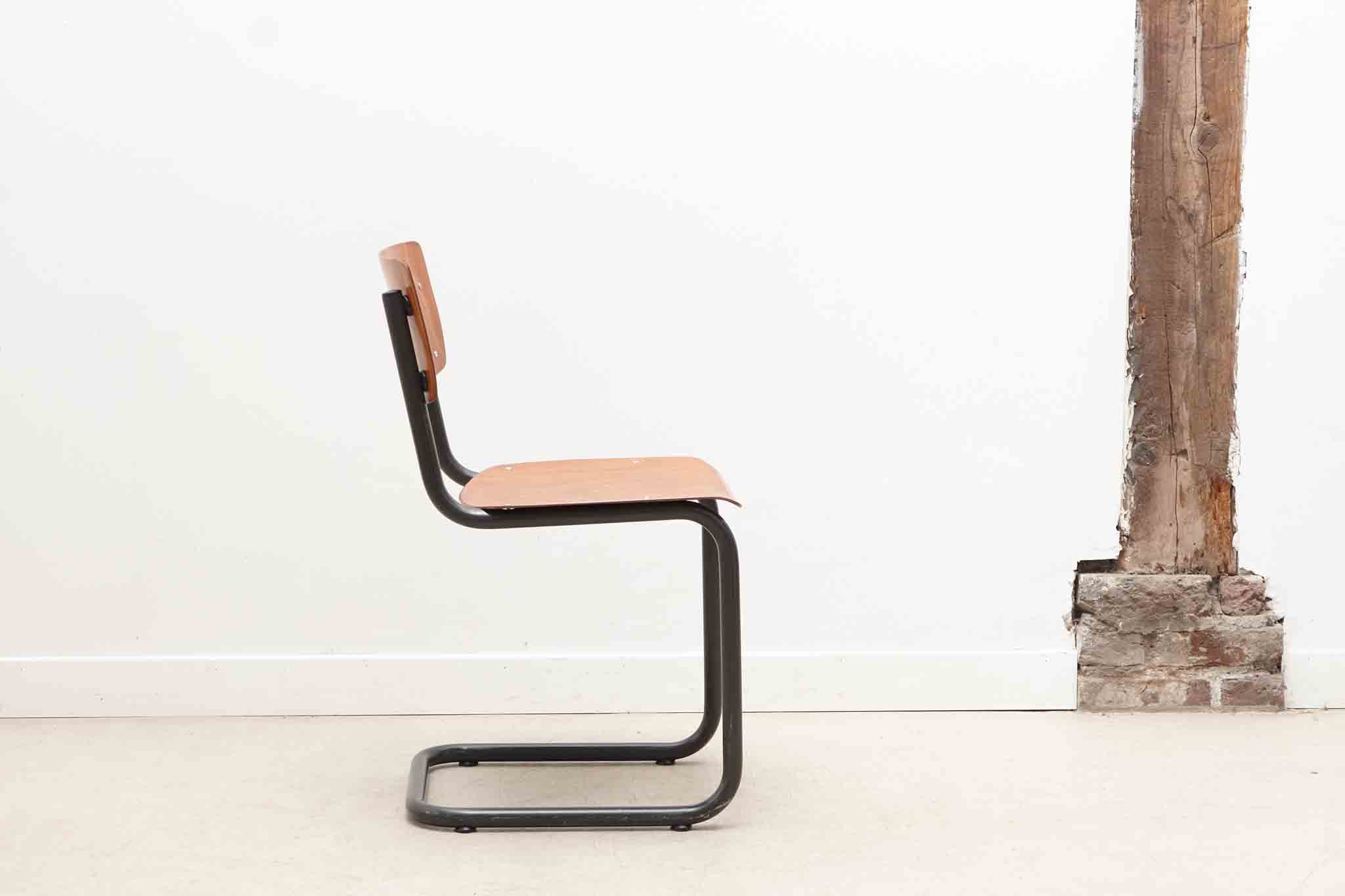 Chaise Pagholz en S