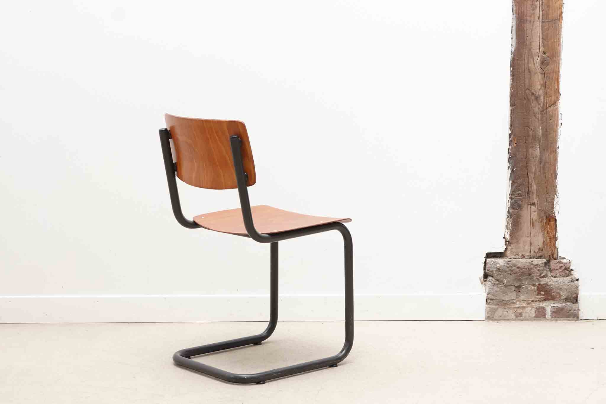 Chaise Pagholz en S