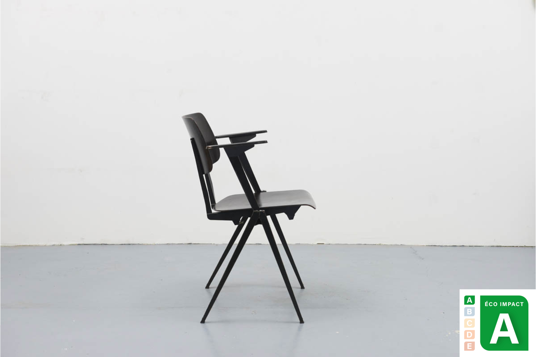 Chaise vintage Galvanitas S21 accoudoirs ébène et noir