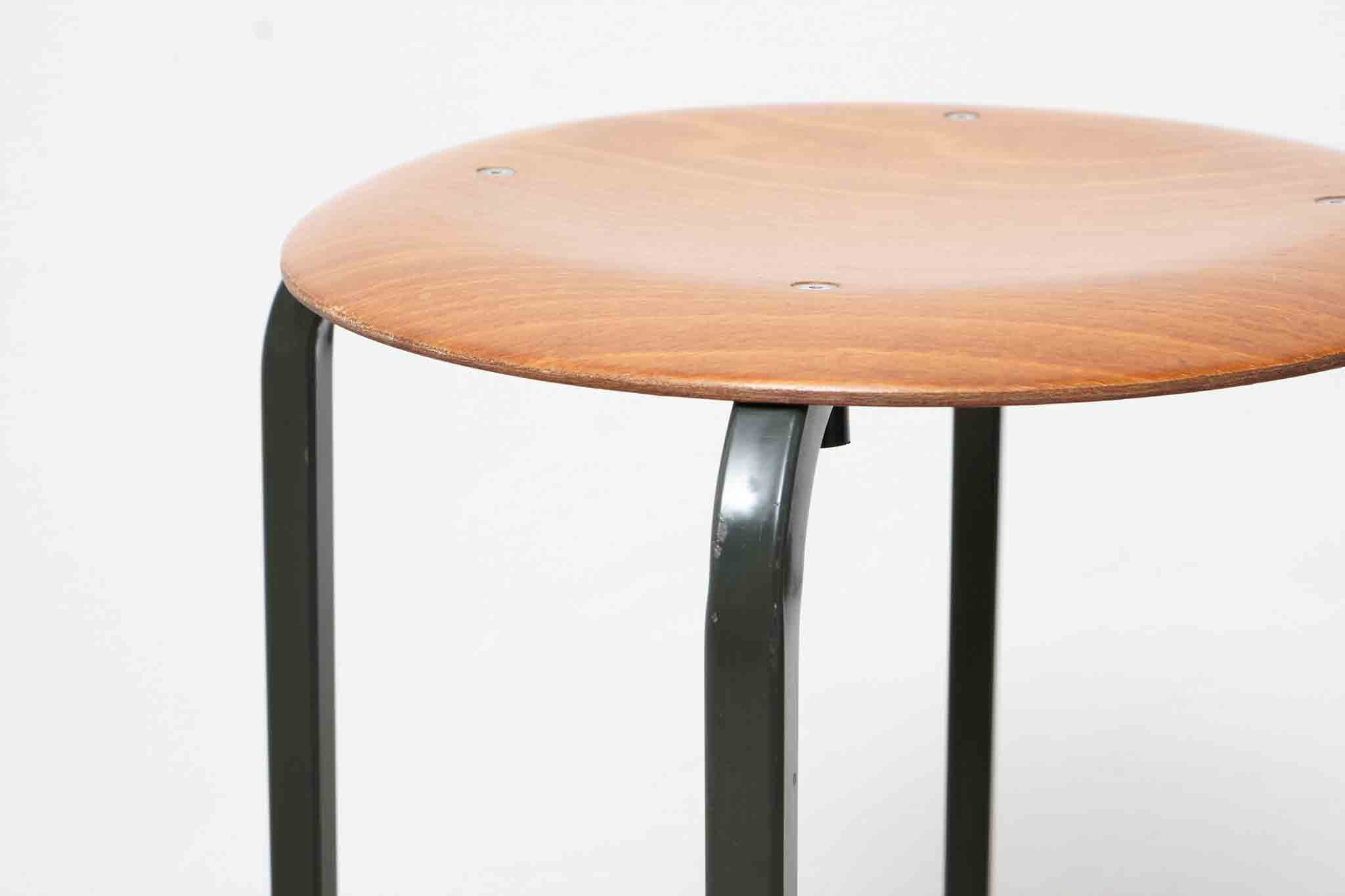 Tabouret Eromes empilable