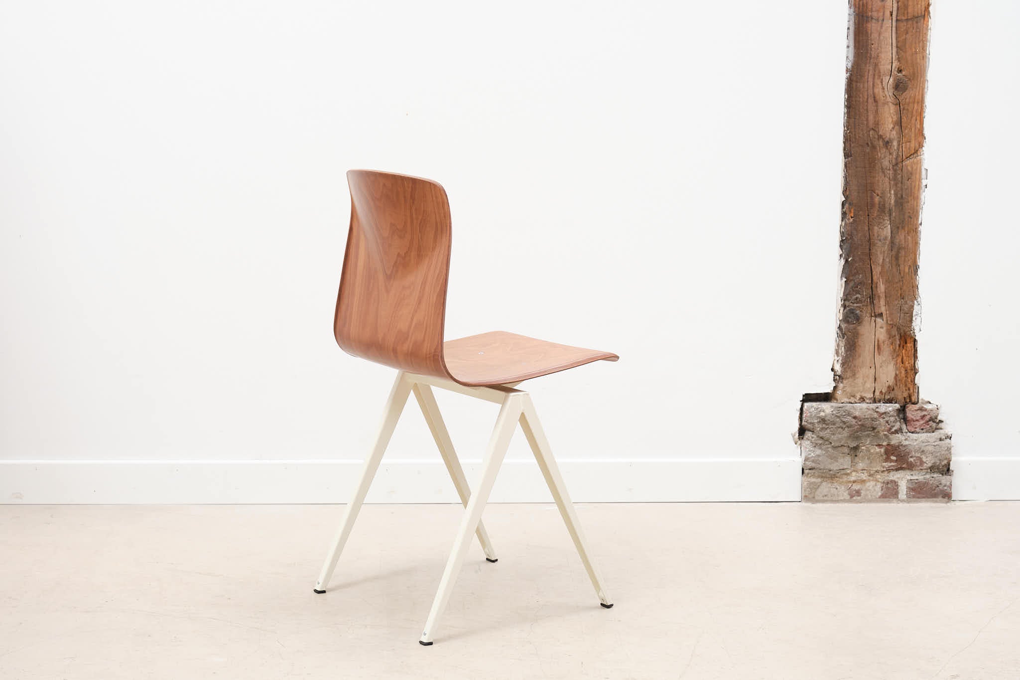 Chaise Galvanitas S19 réédition droite *Personnalisable*