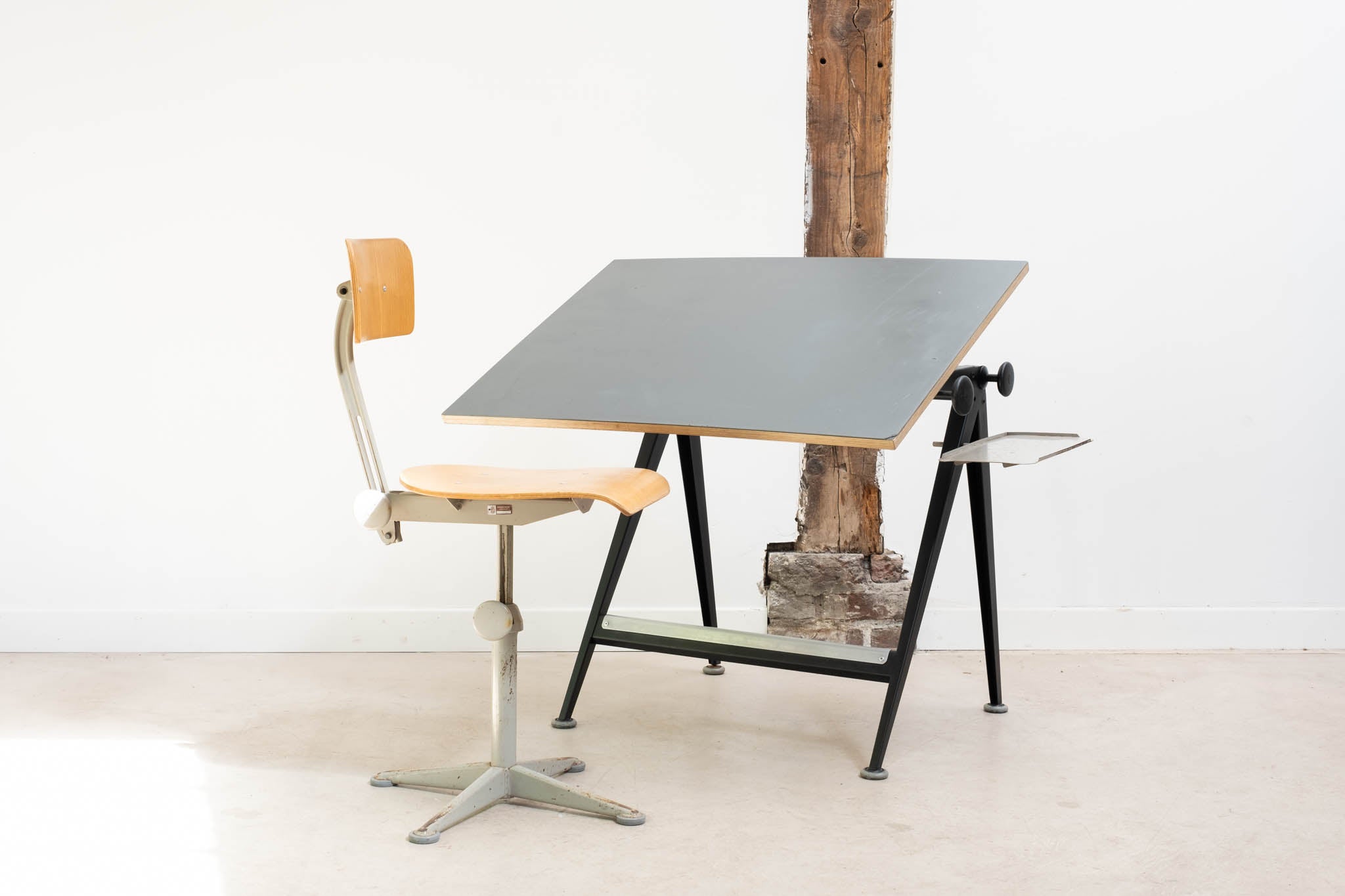 Drafting table Reply by Friso Kramer and Wim Rietveld