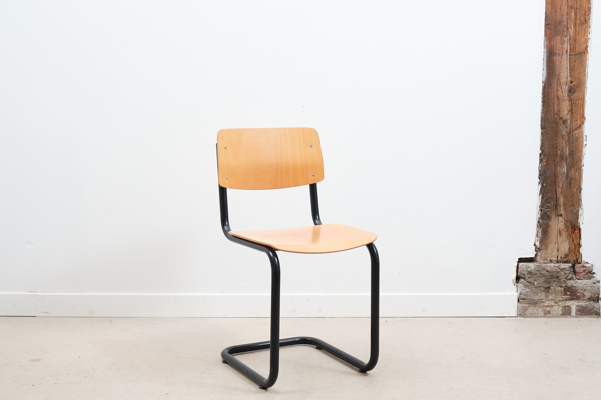 Chaise Pagholz en S