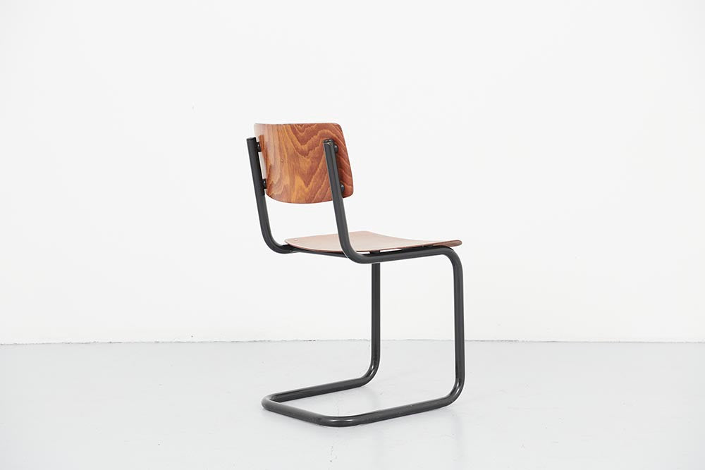 Chaise Pagholz en S