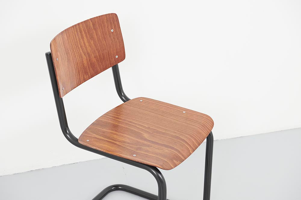 Chaise Pagholz en S