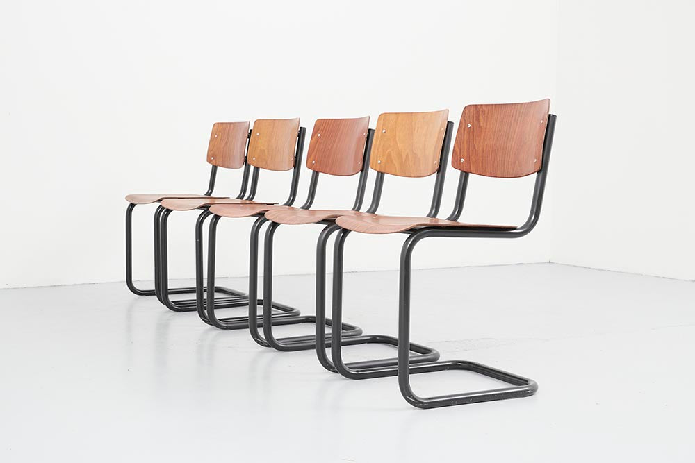 Chaise Pagholz en S