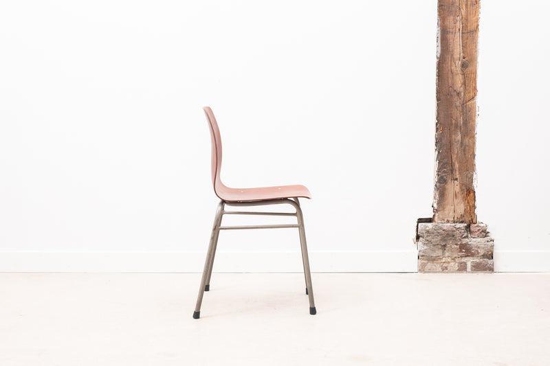 Chaise empilable en pagholz chêne gris
