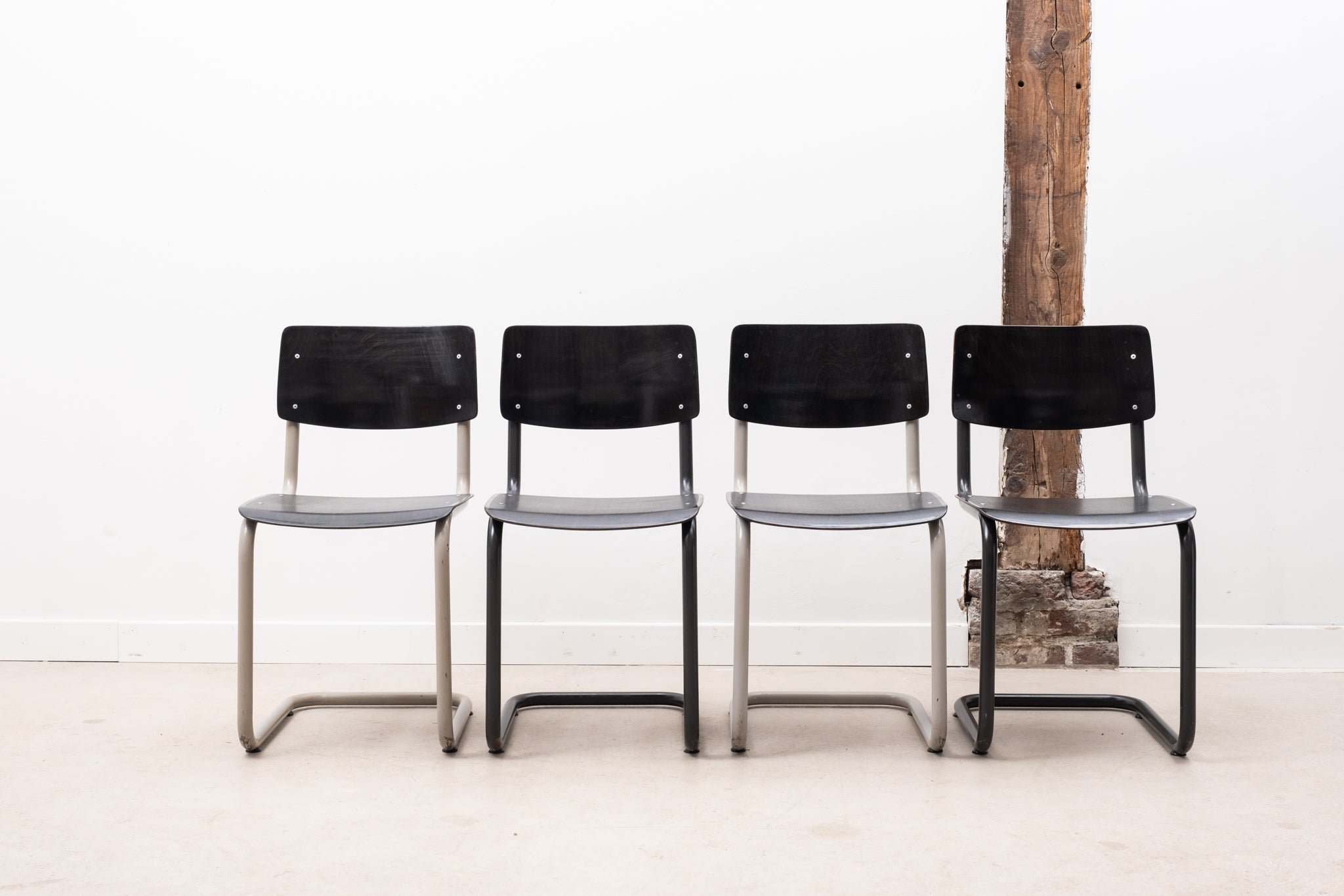 Chaise Pagholz en S