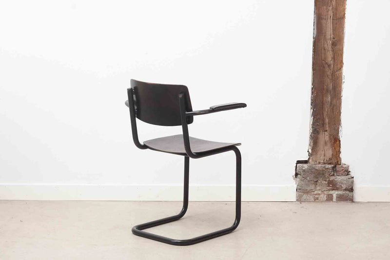 Pagholz S-shaped chair