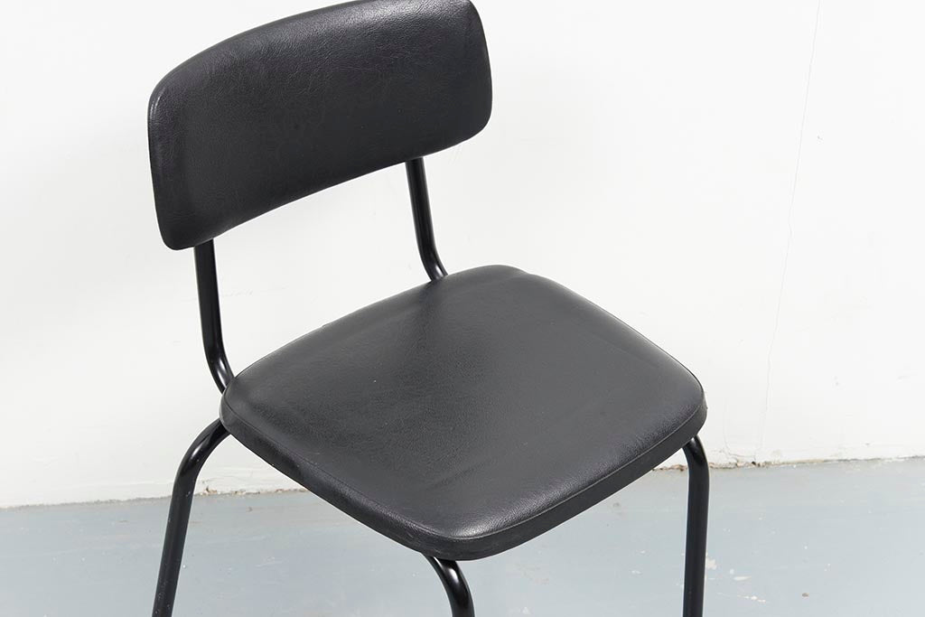 Ahrend chairs skai black